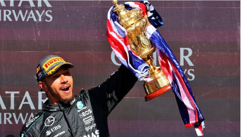 lewis-hamilton-huyen-thoai-hien-dai